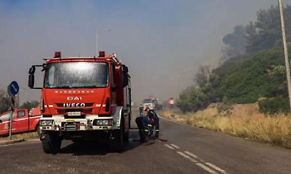 Σε ύφεση η φωτιά στον Μπάλα Αχαΐας - Ενεργό μέτωπο σε δύσβατο σημείο στη Χίο